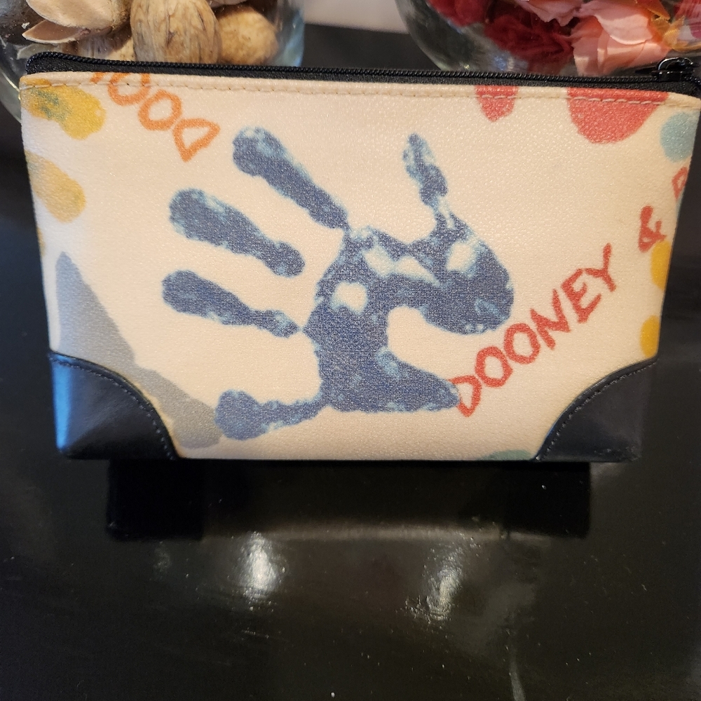 Vintage Rare Dooney & Bourke Hand Print Wristlet - Picture 5 of 12